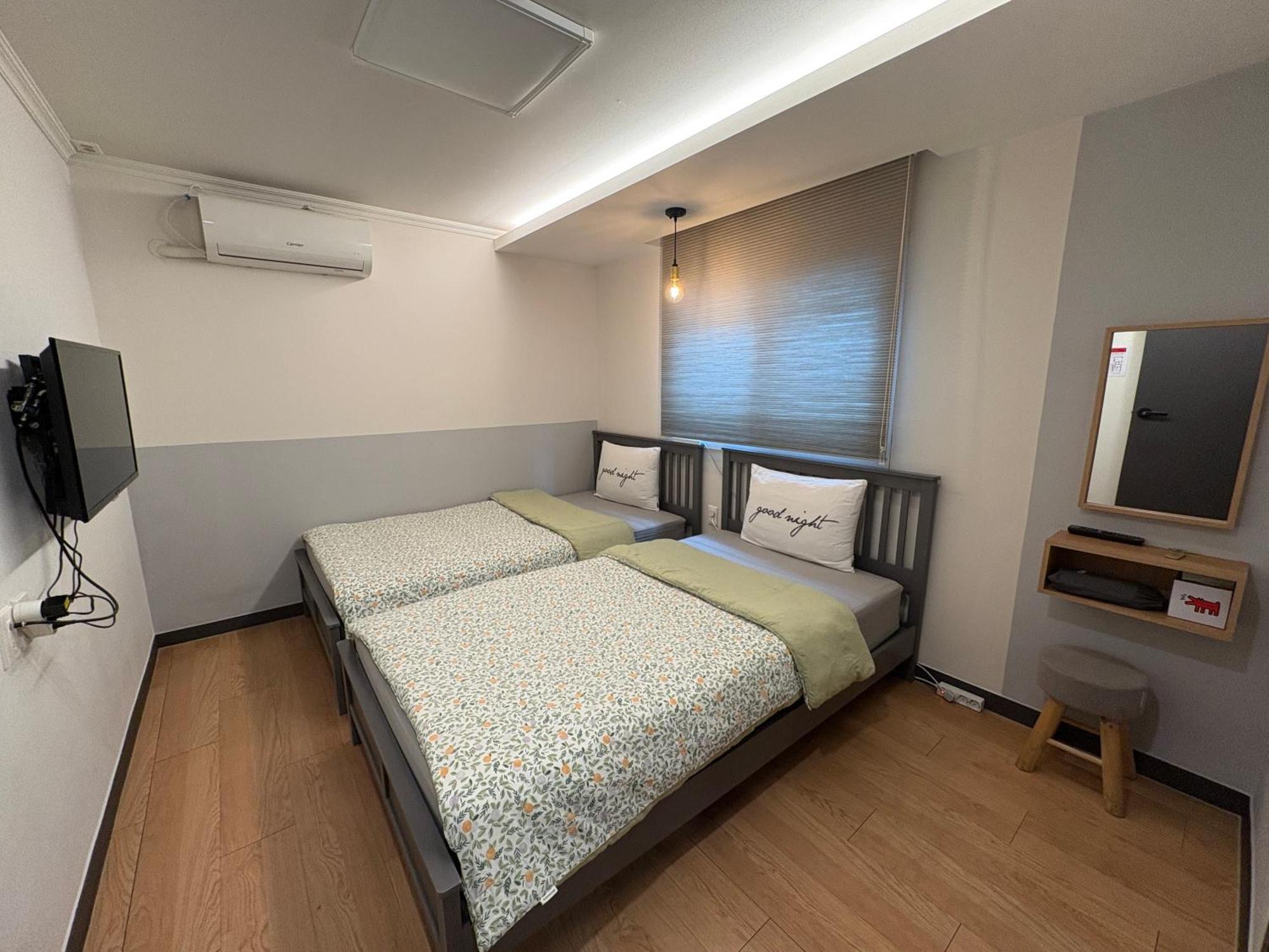 Heima Guesthouse Hongdae Сеул Екстериор снимка
